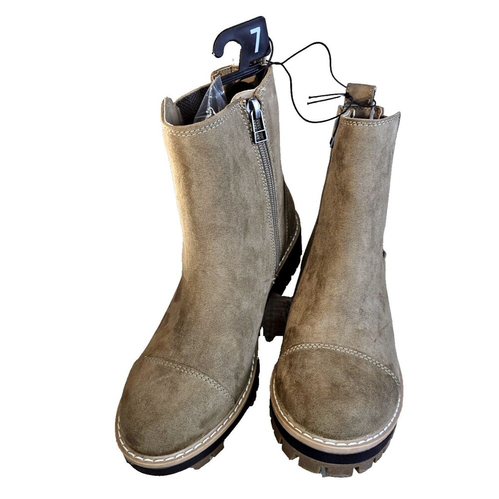 Time and Tru Women's Lug Chelsea Ankle Boots Tan Faux Suede Size 7 NWT Zip